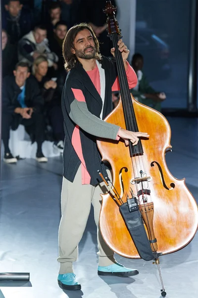 Look 19